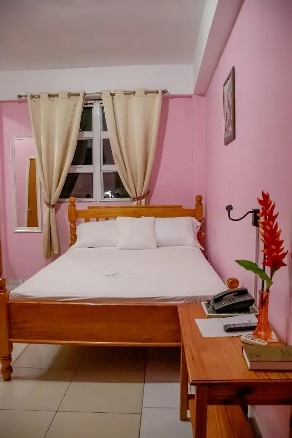 La Flamboyant Hotel Roseau Vendégház