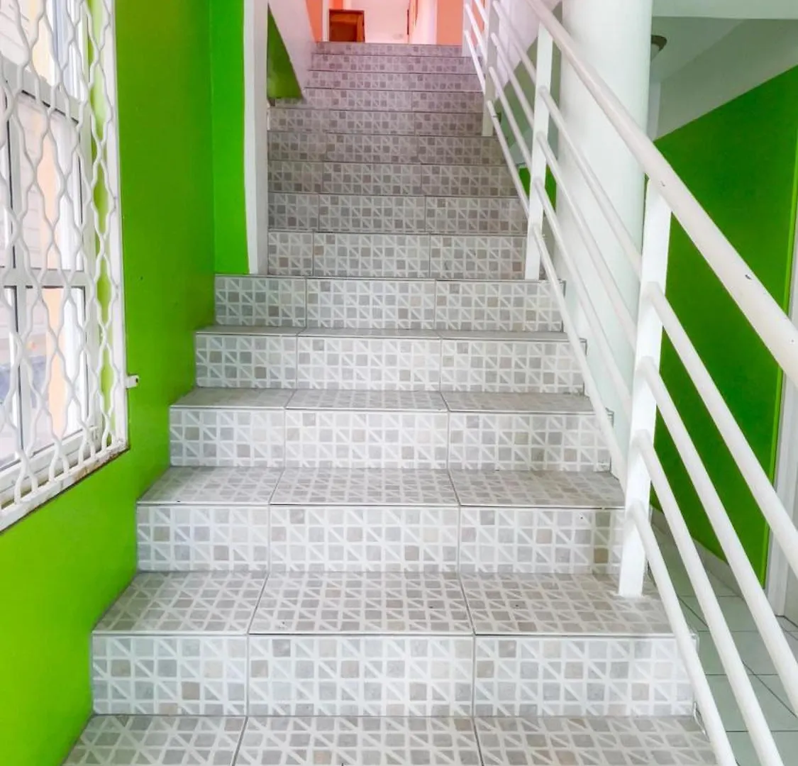 La Flamboyant Hotel Roseau 2*,