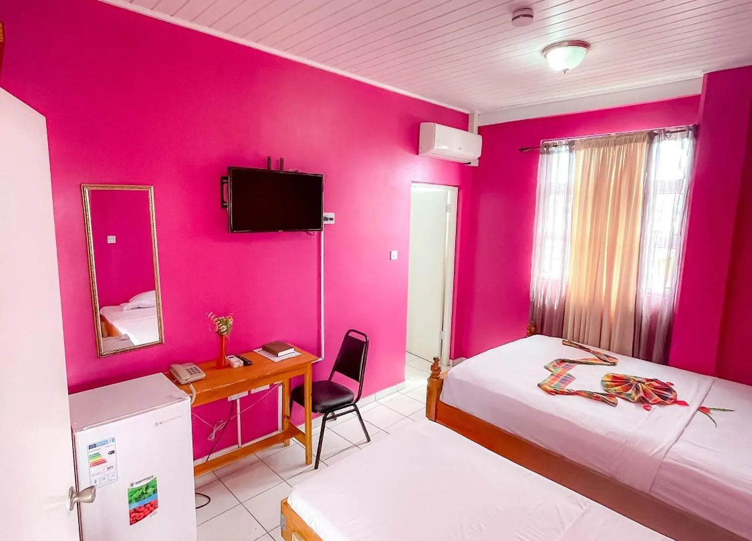 La Flamboyant Hotel Roseau
