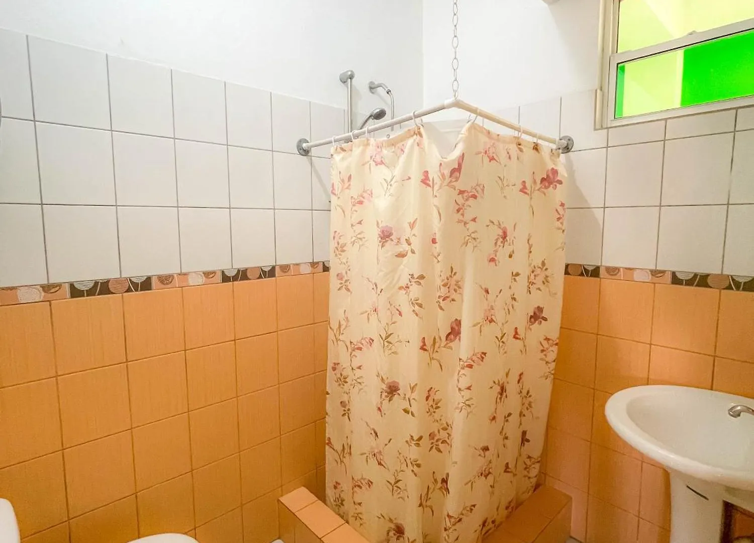 La Flamboyant Hotel Roseau 2*,